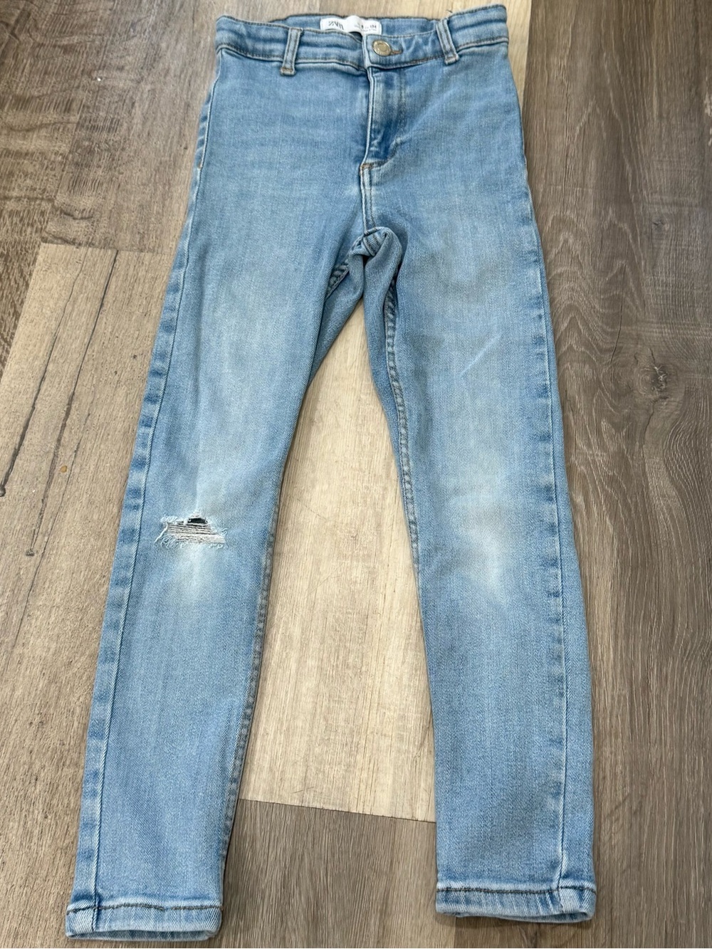 Zara light blue Girl’s' slim jeans with knee distress